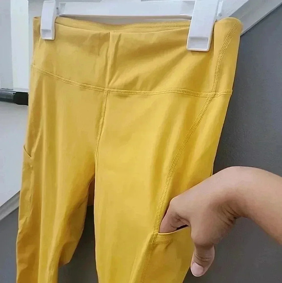 Outdoor Voices Size Large Orange/Yellow SuperForm Full Length Legging Pockets - Picture 3 of 6